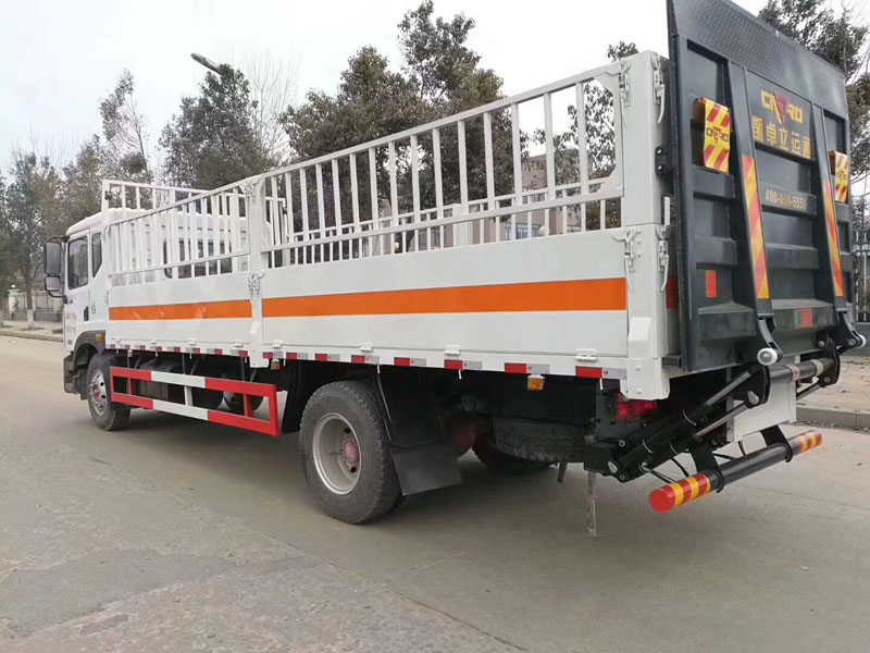 東風(fēng)6.2米(10.8噸)氣瓶車