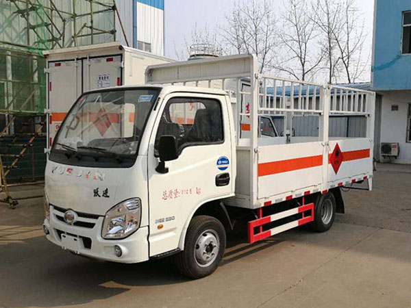 躍進(jìn)3.3米汽油(藍(lán)牌)氣瓶車(chē)