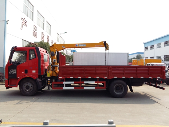 解放J6單橋8噸隨車吊