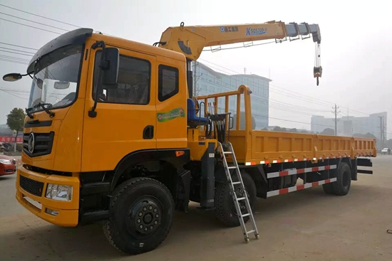 東風小三軸12噸隨車吊