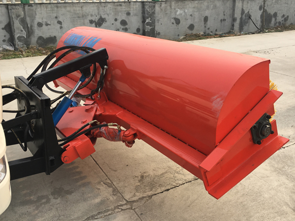 東風(fēng)多利卡國(guó)五吸污車加裝2.5米除雪滾掃