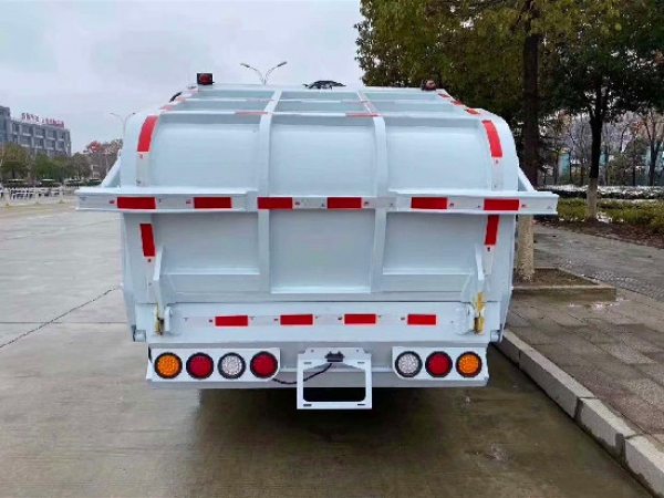 可進(jìn)地下室江鈴順達(dá)國六6方壓縮式垃圾車