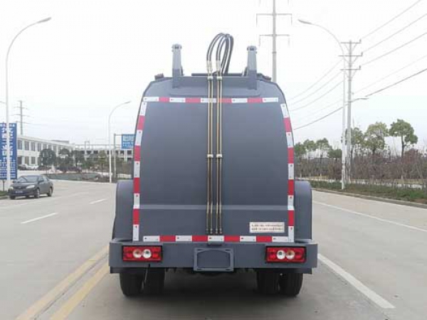 福田瑞沃國(guó)六餐廚垃圾車