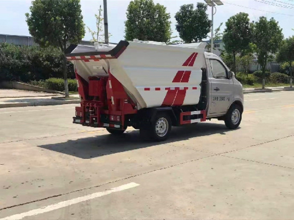 長(zhǎng)安國(guó)六4方后掛桶自裝卸式垃圾車