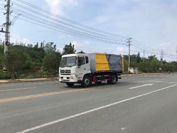 程力威牌CLW5161ZDJD6型壓縮式對(duì)接垃圾車