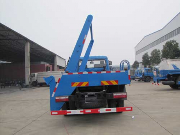 東風153側擺臂式垃圾車(8-10方)