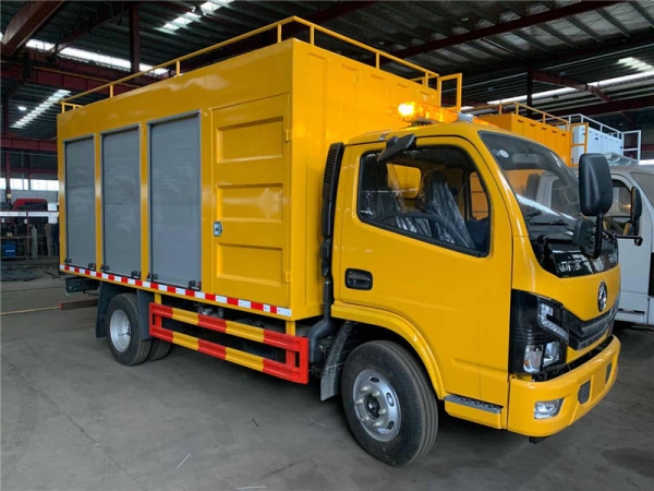 東風小多利卡6方污水處理車，凈化車