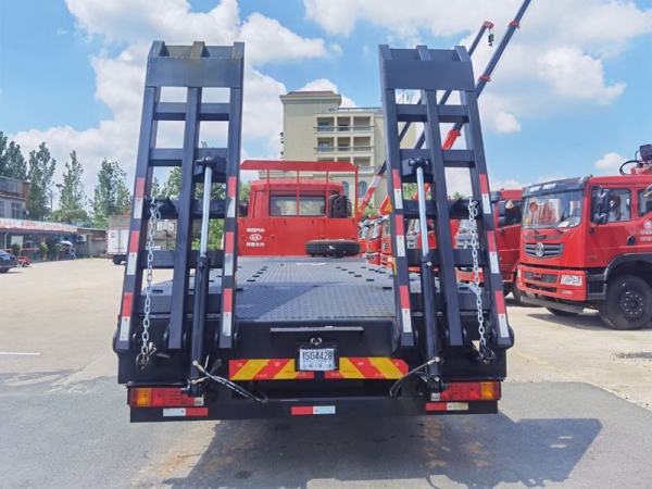 陜汽德龍前四后八平板運(yùn)輸車