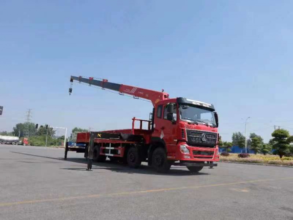 航天萬(wàn)山14噸隨車吊平板運(yùn)輸車