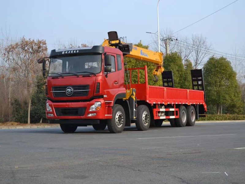 程力前四后八14噸隨車吊平板車